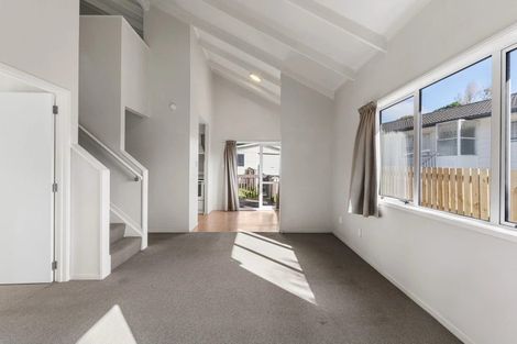 Photo of property in 52 Moncrieff Avenue, Clendon Park, Auckland, 2103