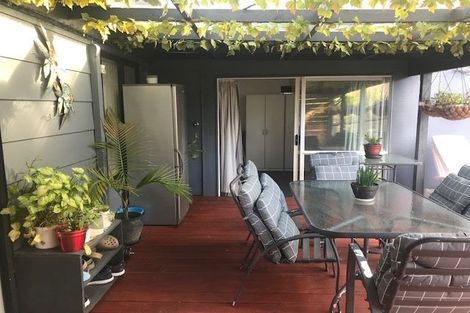 Photo of property in 7 Frosses Place, Massey, Auckland, 0614