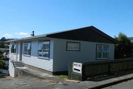 Photo of property in 3 Merritt Way, Newlands, Wellington, 6037