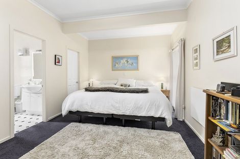 Photo of property in 3 View Road, Houghton Bay, Wellington, 6023