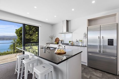 Photo of property in 67 Pretoria Road, Karaka Bays, Wellington, 6022