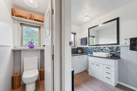 Photo of property in 50b Milton Terrace, Picton, 7220