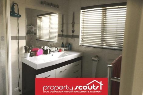 Photo of property in 5a Squirrel Lane, Browns Bay, Auckland, 0630