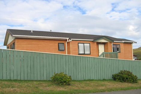 Photo of property in 3 Murchison Street, Island Bay, Wellington, 6023