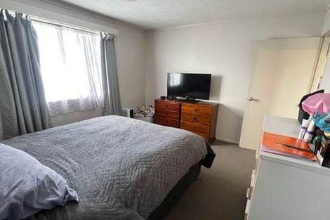 Photo of property in 14 Penguin Grove, Waitangirua, Porirua, 5024