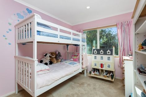 Photo of property in 8 Caversham Drive, Torbay, Auckland, 0630