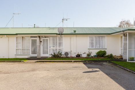 Photo of property in 4/93 Ruahine Street, Roslyn, Palmerston North, 4414