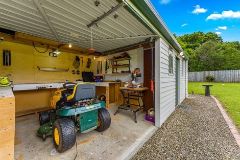 Photo of property in 19 Rosella Grove, Waimauku, 0812