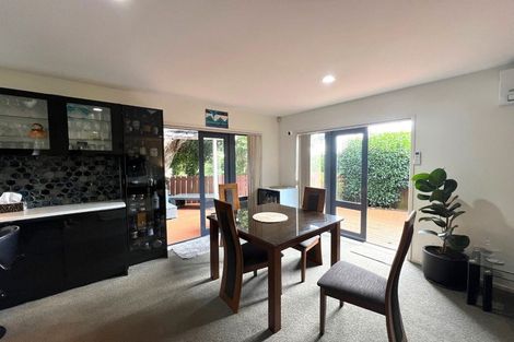 Photo of property in 4/18 Pannill Place, Oteha, Auckland, 0632