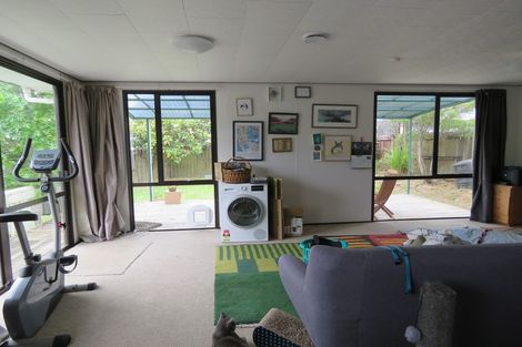 Photo of property in 82 Parrs Cross Road, Henderson, Auckland, 0612