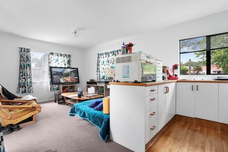 Photo of property in 9 Peterhouse Place, West Harbour, Auckland, 0618