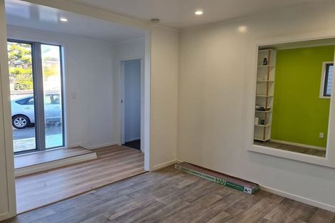 Photo of property in 5 Foyle Place, Glendene, Auckland, 0602