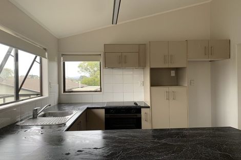 Photo of property in 8 Kayle Glen, West Harbour, Auckland, 0618