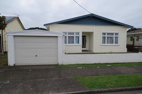 Photo of property in 40 Hine Street, New Plymouth, 4310