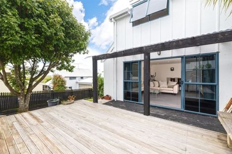 Photo of property in 12/485 Don Buck Road, Massey, Auckland, 0614
