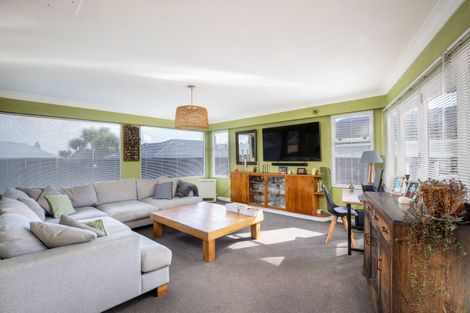 Photo of property in 126 Seaview Road, Westown, New Plymouth, 4310