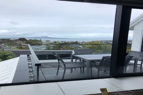 Photo of property in 2/173 East Coast Road, Castor Bay, Auckland, 0620