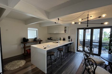 Photo of property in 2/40 Kitchener Road, Milford, Auckland, 0620