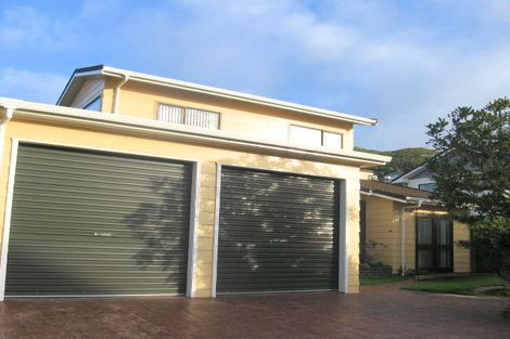 Photo of property in 5 Deveron Place, Tawa, Wellington, 5028