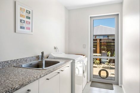 Photo of property in 4 Sunnyside Lane, Wanaka, 9305