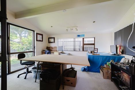 Photo of property in 23 Haast Place, Awapuni, Palmerston North, 4412