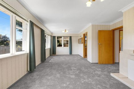 Photo of property in 5 Courtenay Road, Heretaunga, Upper Hutt, 5018