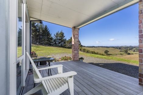 Photo of property in 186 Gervin Road, Wainui, Silverdale, 0992