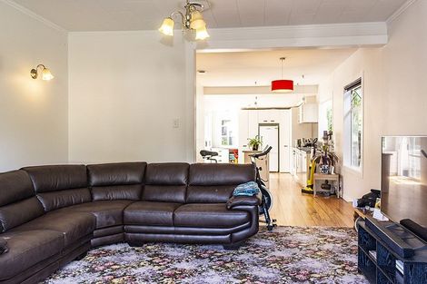 Photo of property in 13 Bracken Street, New Plymouth, 4310