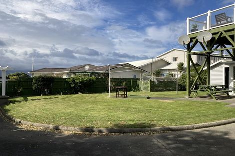 Photo of property in 195 Derwent Street, Island Bay, Wellington, 6023