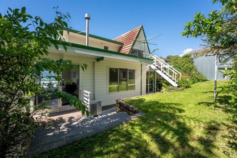 Photo of property in 5 Stanhope Grove, Korokoro, Lower Hutt, 5012