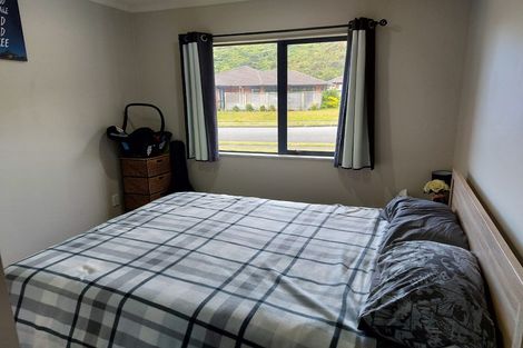 Photo of property in 20 Aragon Grove, Kingsley Heights, Upper Hutt, 5018