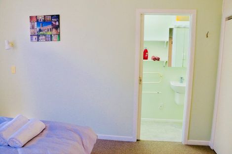 Photo of property in 211 The Parade, Island Bay, Wellington, 6023