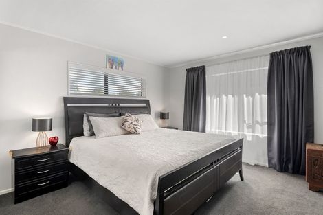 Photo of property in 2/57 Nigel Road, Browns Bay, Auckland, 0630