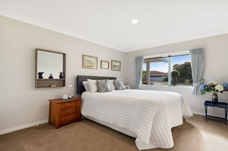 Photo of property in 12 Sandhurst Drive, Papamoa Beach, Papamoa, 3118