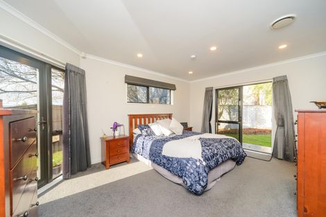 Photo of property in 14 Daniel Place, Kelvin Grove, Palmerston North, 4414