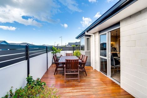 Photo of property in 2 Benmore Place, Poraiti, Napier, 4112