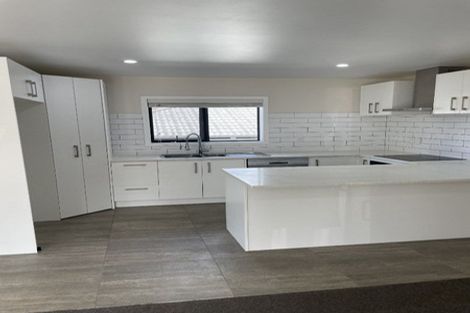 Photo of property in 16 Bangla Place, Massey, Auckland, 0614