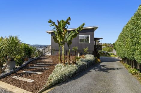 Photo of property in 115b Harbour View Road, Omokoroa, 3114