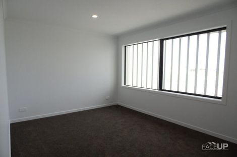 Photo of property in 5 Hudson Bay Road, Hobsonville, Auckland, 0616