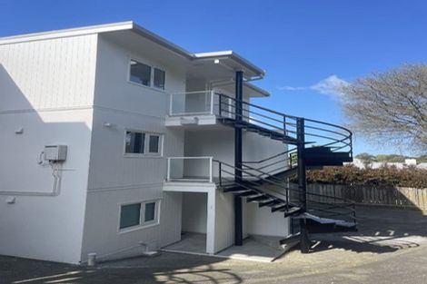 Photo of property in 8g Arotau Place, Grafton, Auckland, 1023