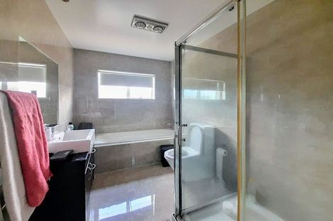 Photo of property in 10 Muirlea Drive, Flat Bush, Auckland, 2016