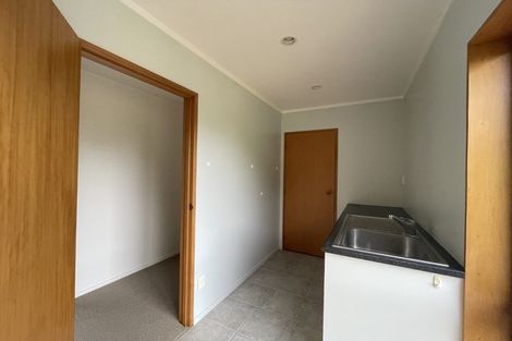 Photo of property in 1 Calypso Place, Rothesay Bay, Auckland, 0630