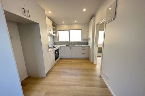 Photo of property in 2/6 Anne Road, Hillcrest, Auckland, 0627