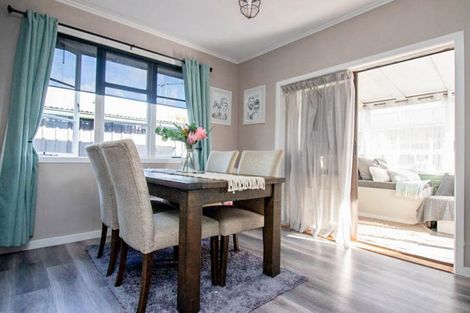 Photo of property in 10 Bush Street, Paeroa, 3600