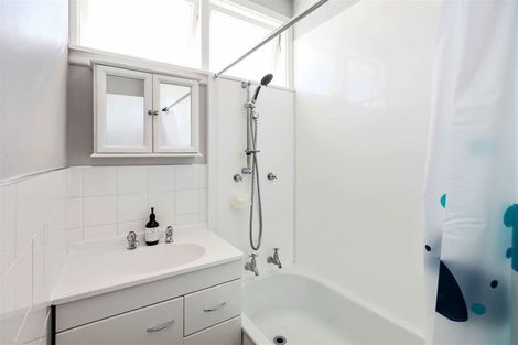 Photo of property in 6 Lascelles Street, Saint Martins, Christchurch, 8022