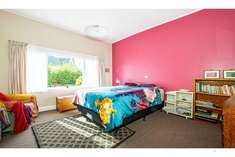 Photo of property in 2 Point Bush Road, Waimate, 7924