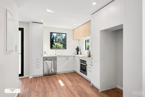 Photo of property in 130 Cambridge Terrace, Fairfield, Lower Hutt, 5011