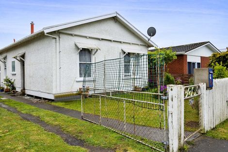 Photo of property in 17 Milmoe Street, Hawera, 4610