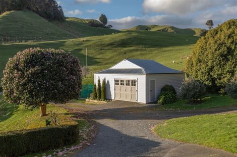 Photo of property in 102 Mount Curl Road, Hunterville, 4784