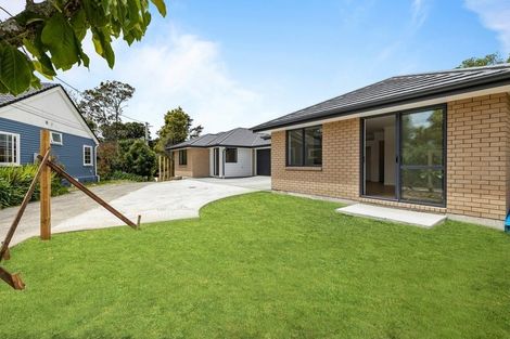 Photo of property in 2/85a Atkinson Road, Titirangi, Auckland, 0604